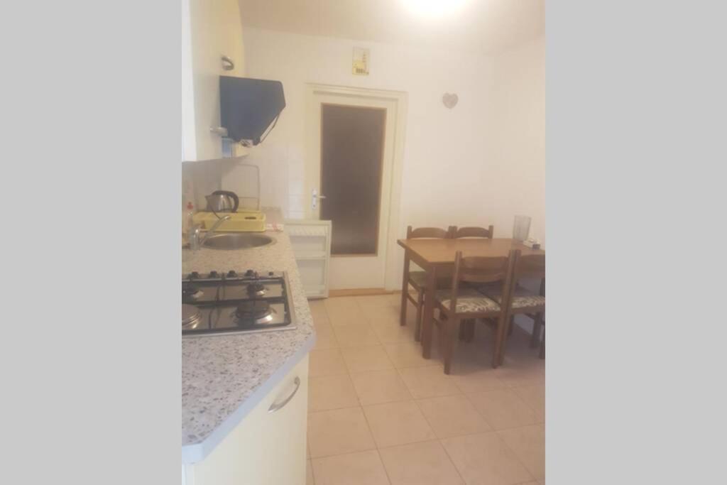 Apartman Nela Брела Екстериор снимка